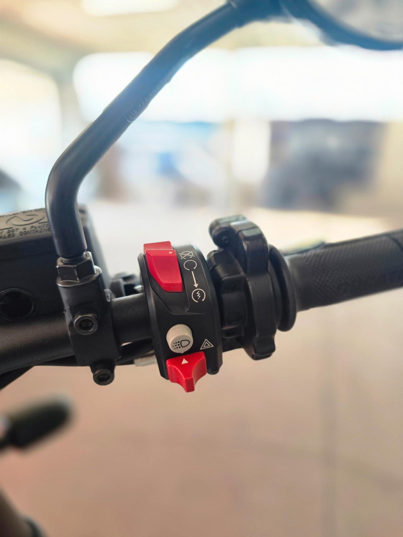 Ducati Scrambler URBAN MOTARD Nuova!