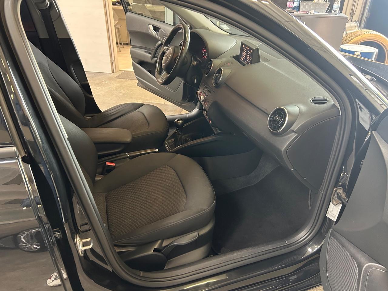 Audi A1 SPB 1.6 TDI 90cv Attraction