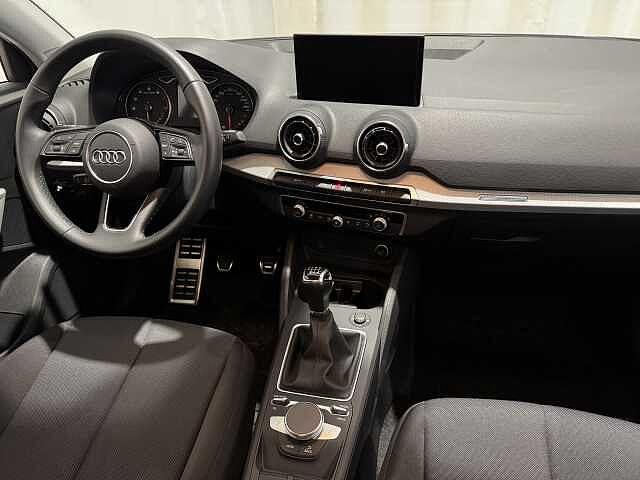 Audi Q2 35 TFSI Business