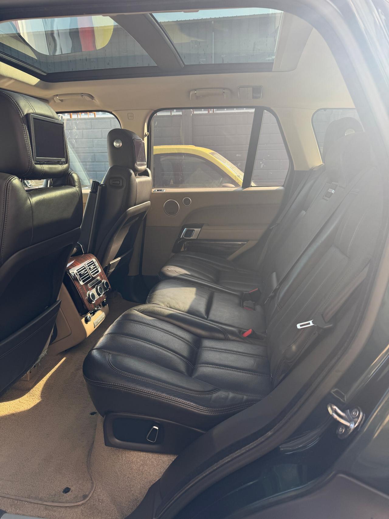 Land Rover Range 4.4 SDV8 Autobiography Black