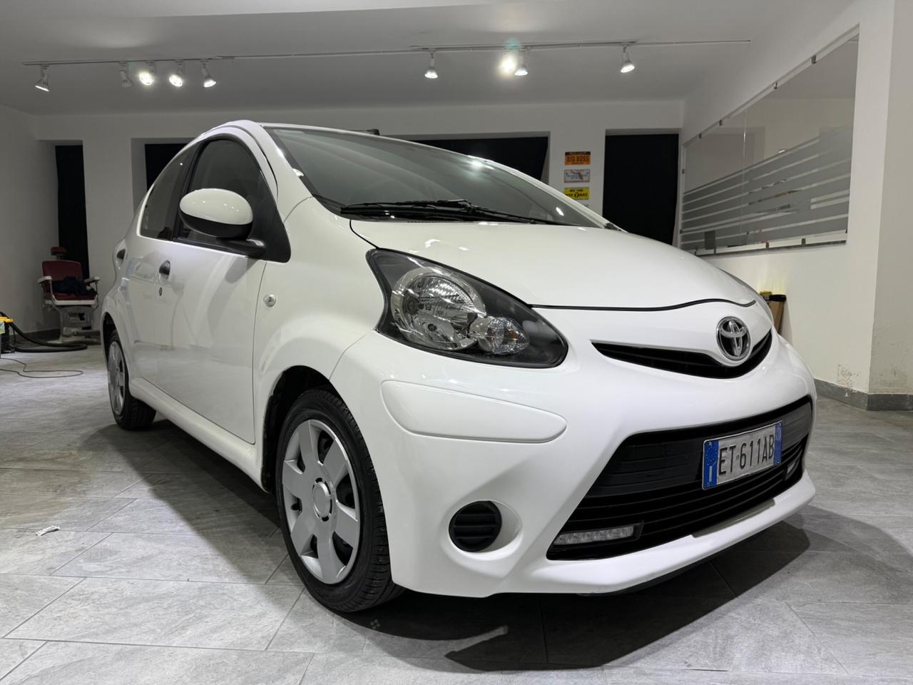 Toyota Aygo 1.0 12V VVT-i 5 porte Cool Soda Connect