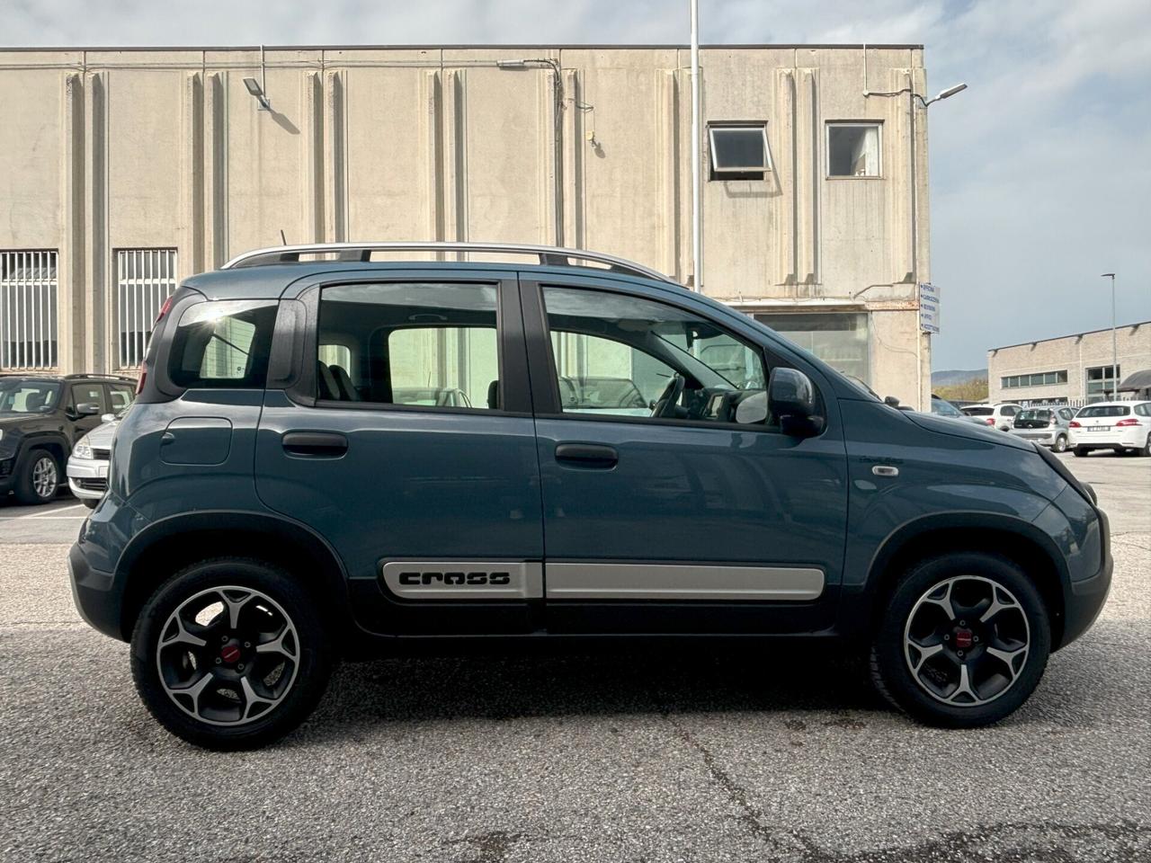 Fiat Panda 1.0 FireFly S&S Hybrid City Cross - NEOPATENTATI