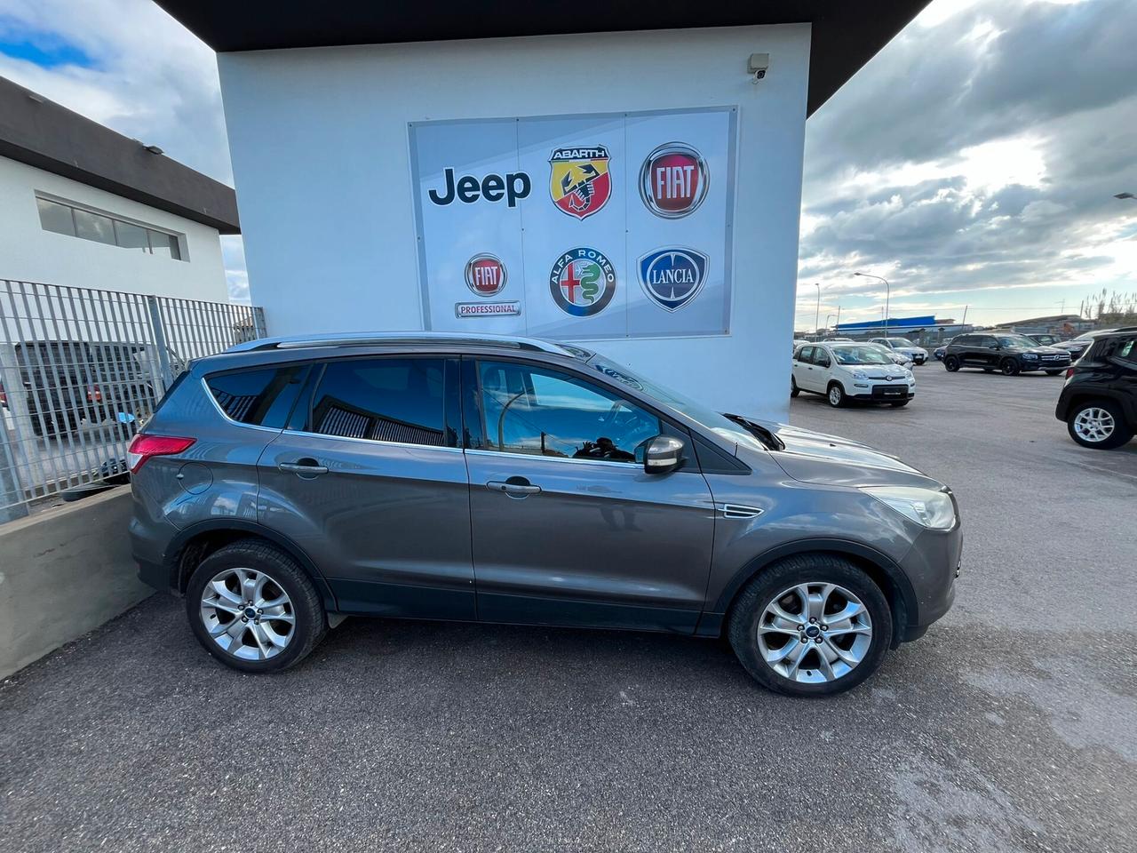 Ford Kuga 2.0 TDCI 163 CV 4WD Powershift Titanium