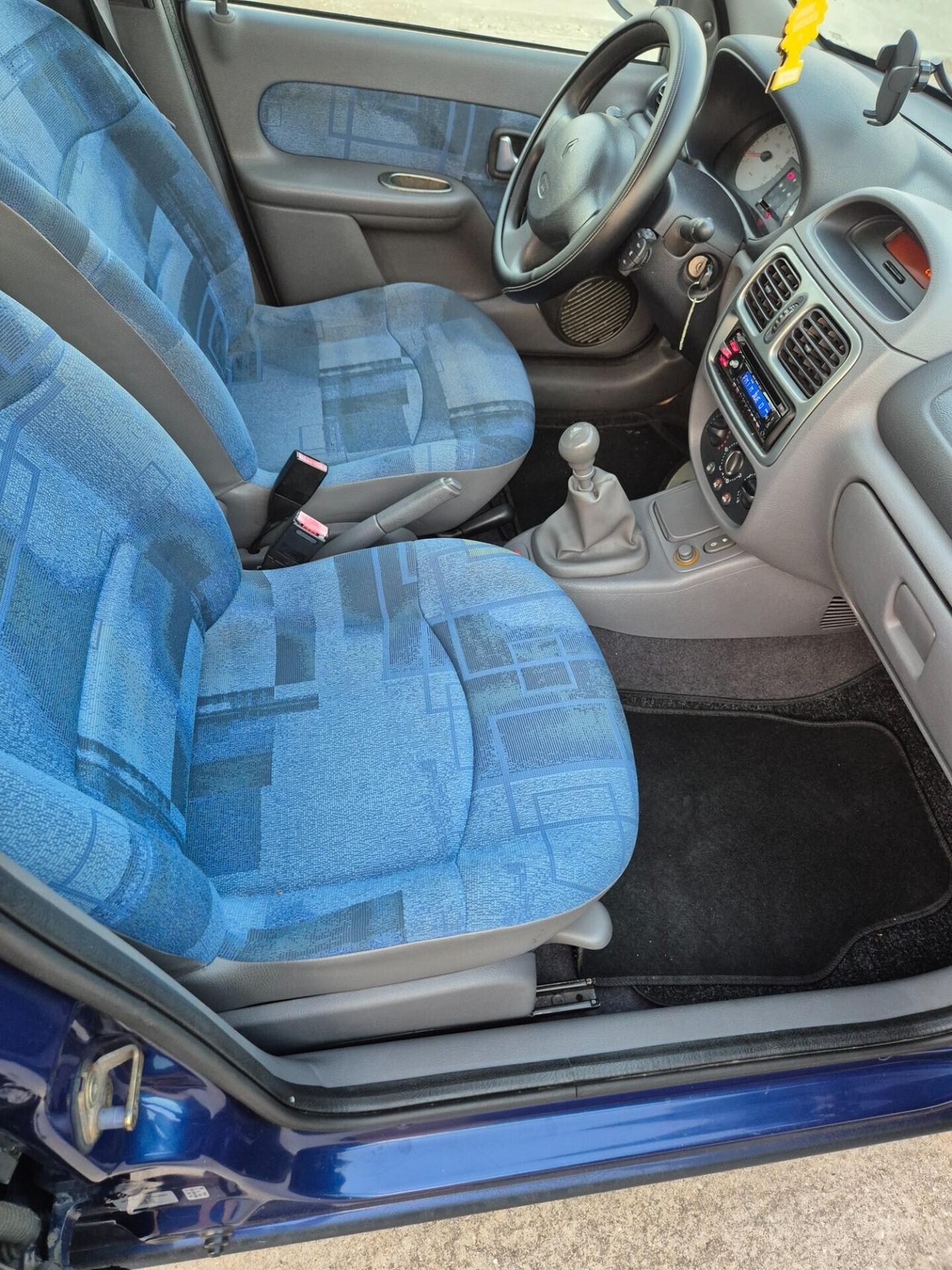 Renault Clio 1.4 cat 5 porte MTV neopatentati