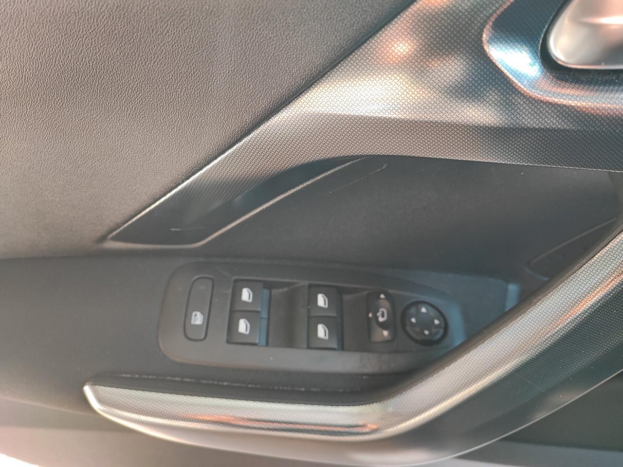 Peugeot 2008 BlueHDi 100 S&S Allure