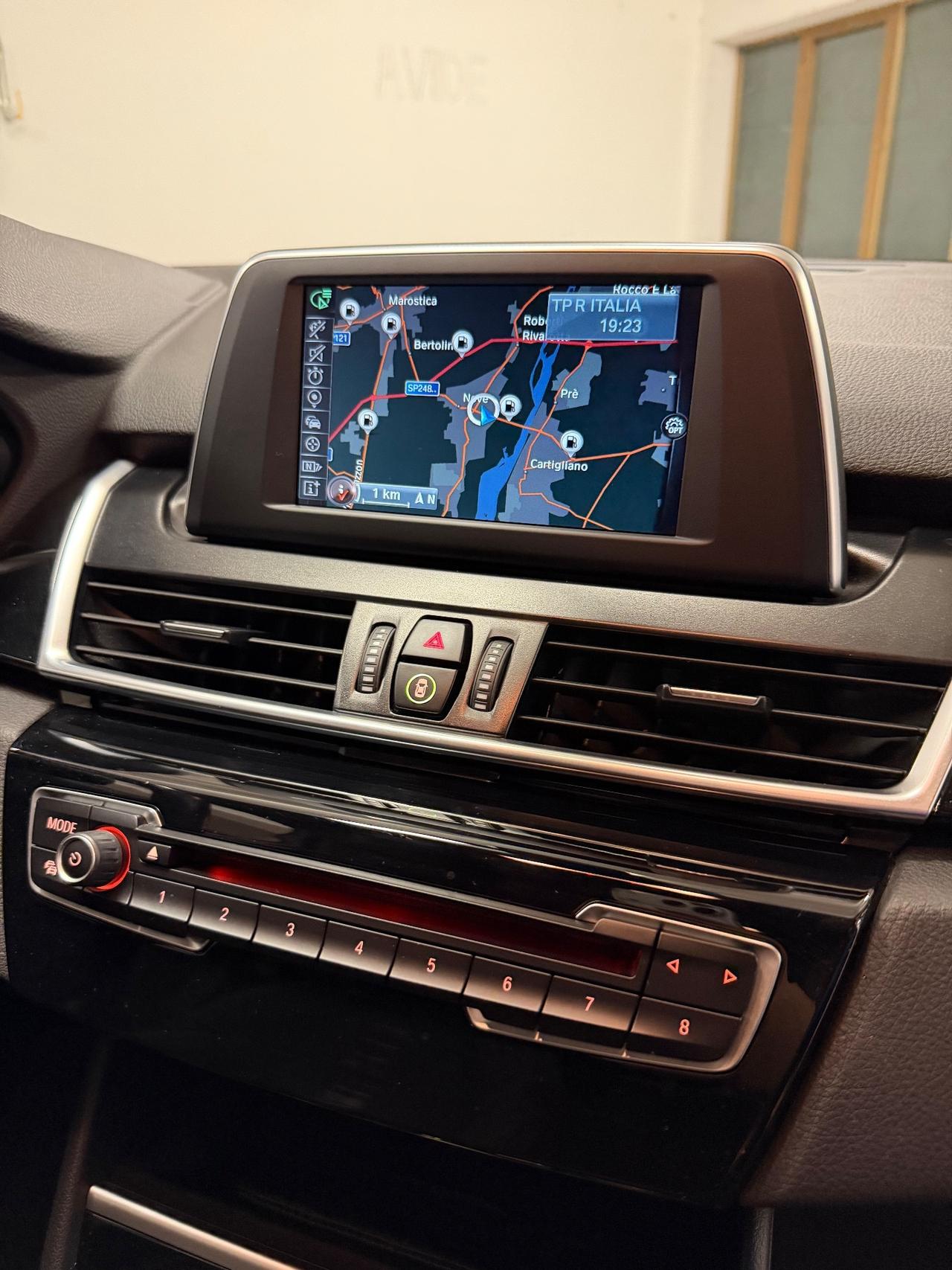 Bmw 220 220i sport tour