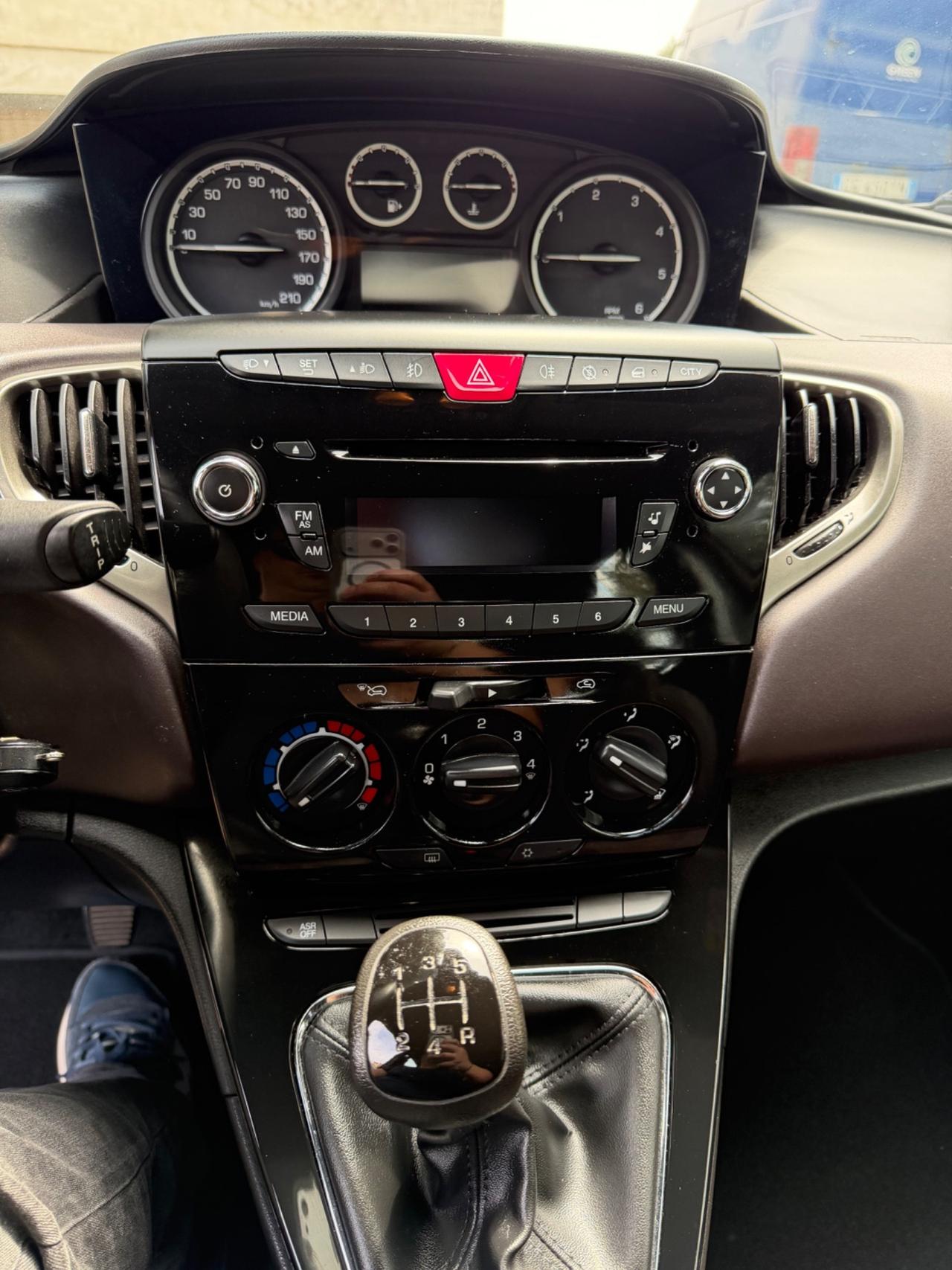 Lancia Ypsilon 1.3 MJT 95 CV GARANZIA 12 MESI