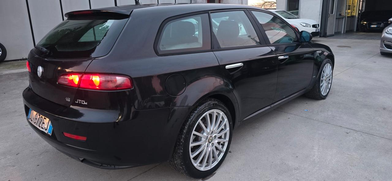 Alfa 159 tutta apena revisionata e batteria nuova
