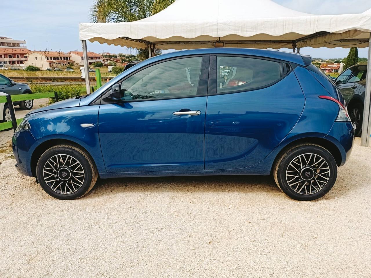 Lancia Ypsilon 1.0 FireFly 5 porte S&S Hybrid Ecochic Gold