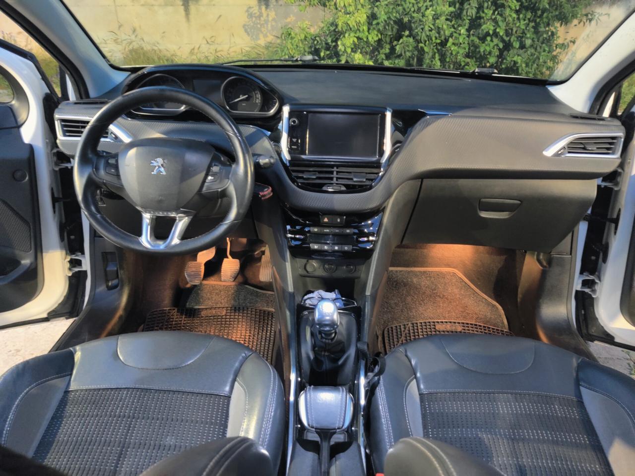 Peugeot 2008 1.6 e-HDi 115 CV Stop&Start Allure