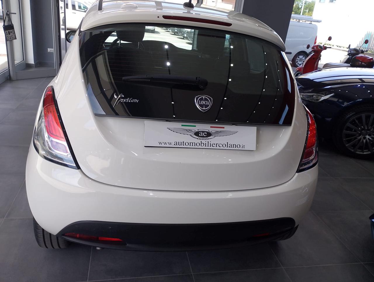 Lancia Ypsilon 1.2 69 CV 5 porte GPL Ecochic Silver