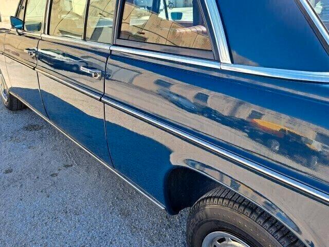 MERCEDES W115 D\8 220D LANG LIMOUSINE -ASI TARGA ORO-
