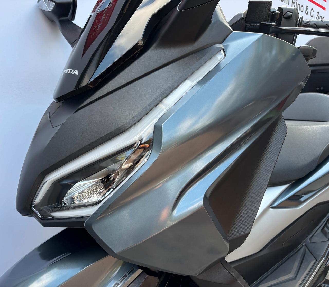 Honda Forza 350 Deluxe