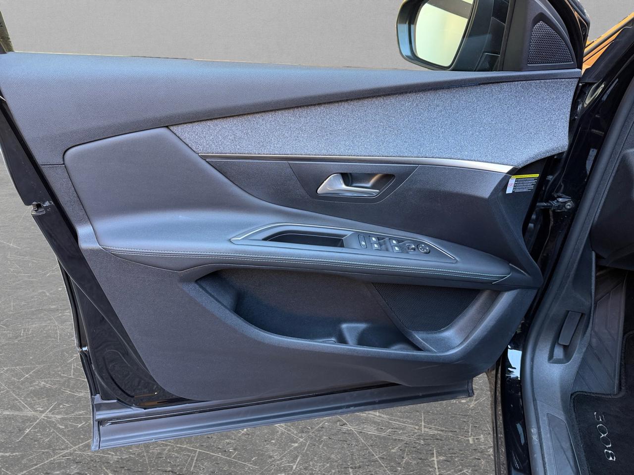 Peugeot 3008 3008 1.6 hybrid phev Allure Pack 225cv e-eat8