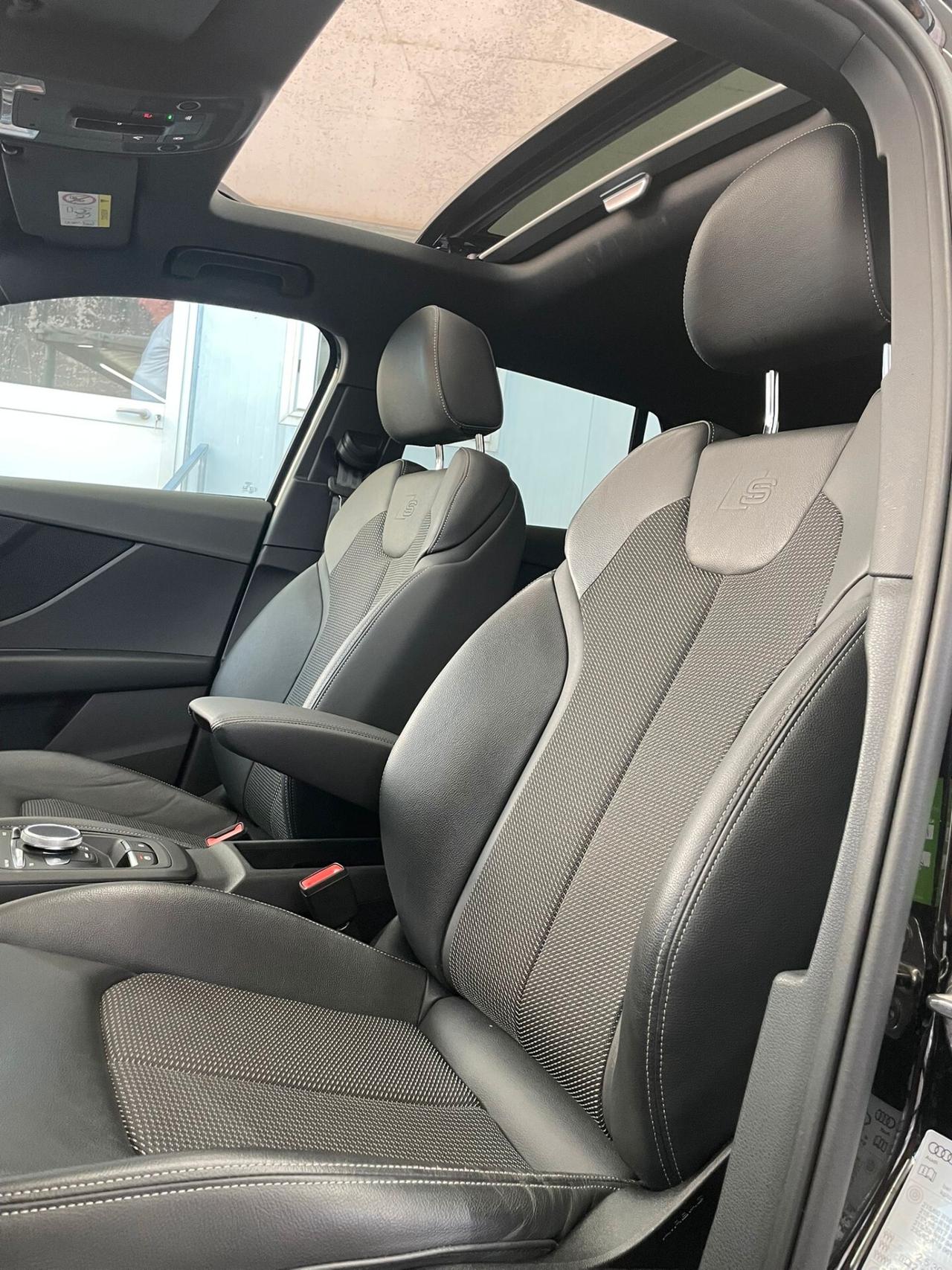 Audi Q2 35 TDI quattro S tronic Identity Black