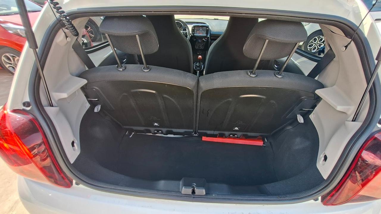 Peugeot 108 5 porte con telecamera post.