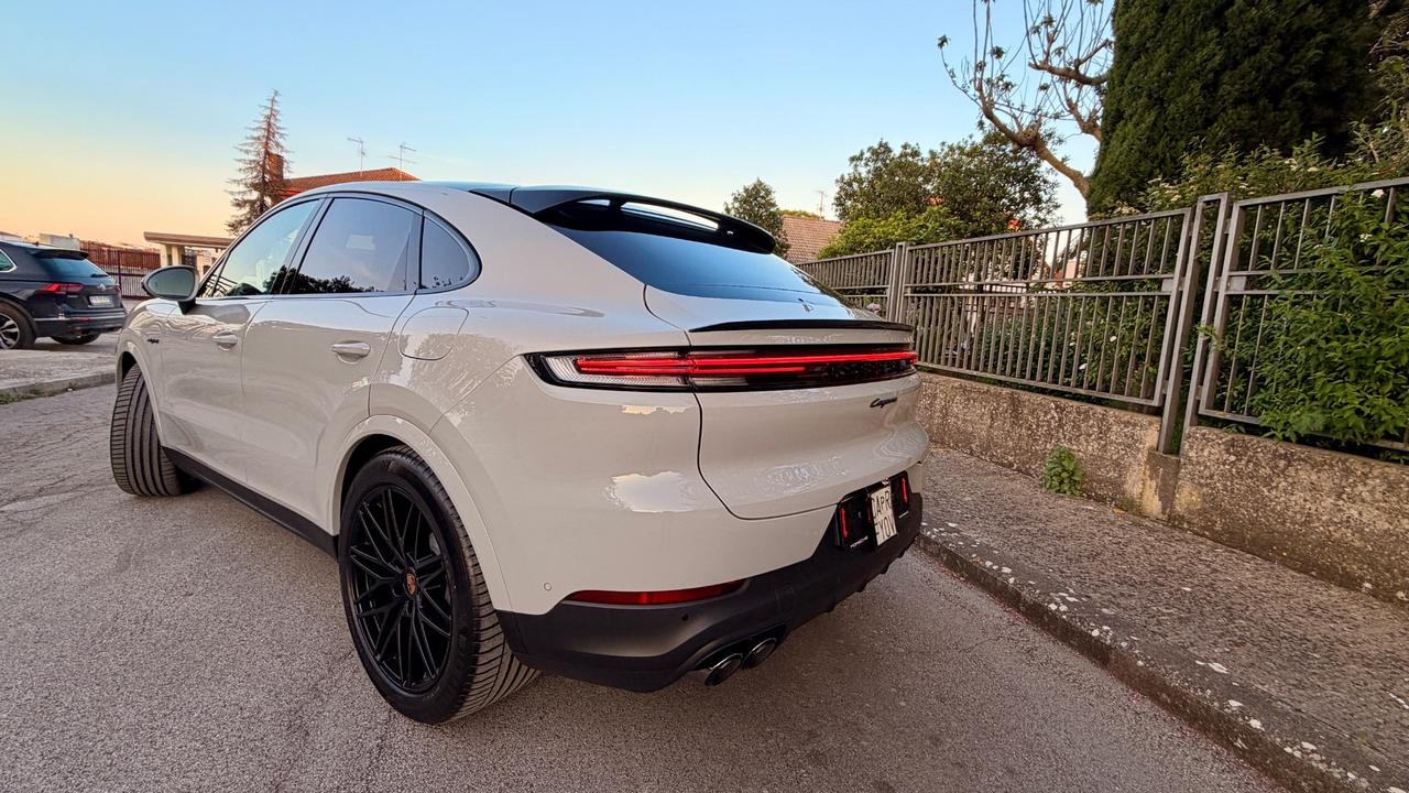 Porsche Cayenne 3.0 V6 E-Hybrid Coupè IVA ESPOSTA ITALIANA