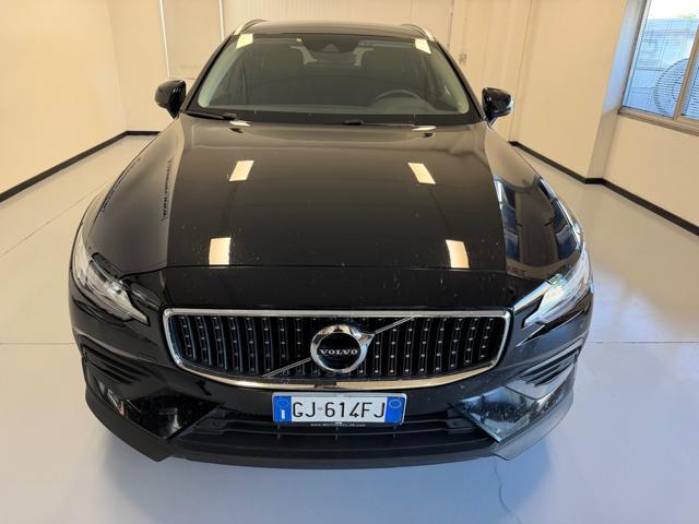 VOLVO V60 Cross Country B4 (d) AWD automatico Plus**MOTORE NUOVO**