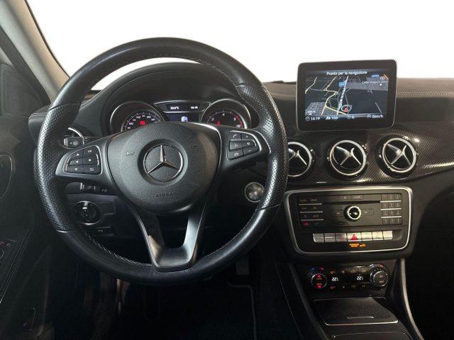 MERCEDES-BENZ GLA 200 d Automatic Premium
