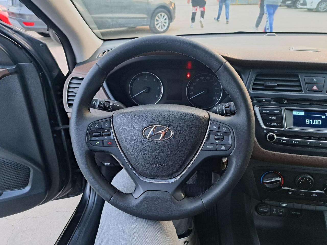 Hyundai i20 1.1 CRDi - 2015 NEOPATENTATI