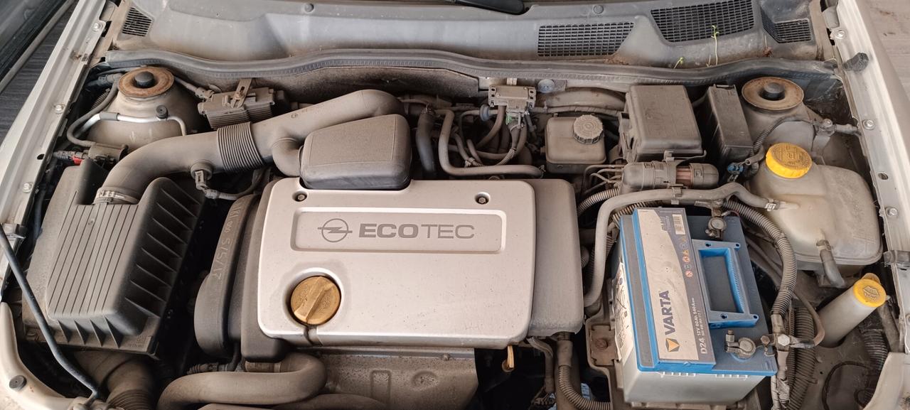 Opel Astra 1.4i 16V cat 5 porte Club
