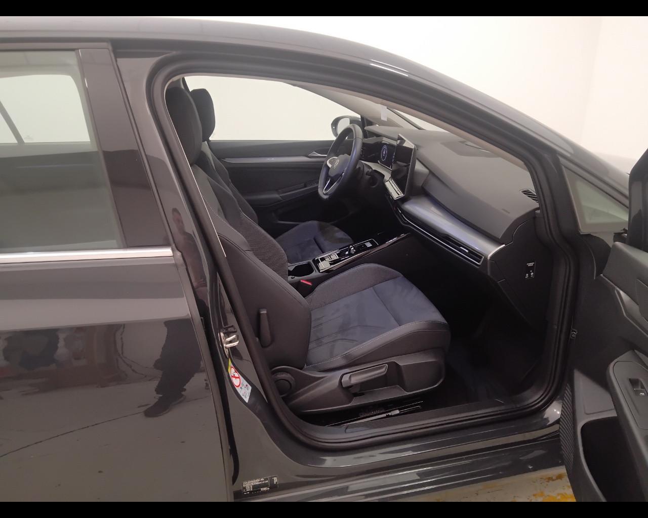 VOLKSWAGEN Golf VIII 2024 - Golf 1.5 tsi ehybrid Style 204cv dsg