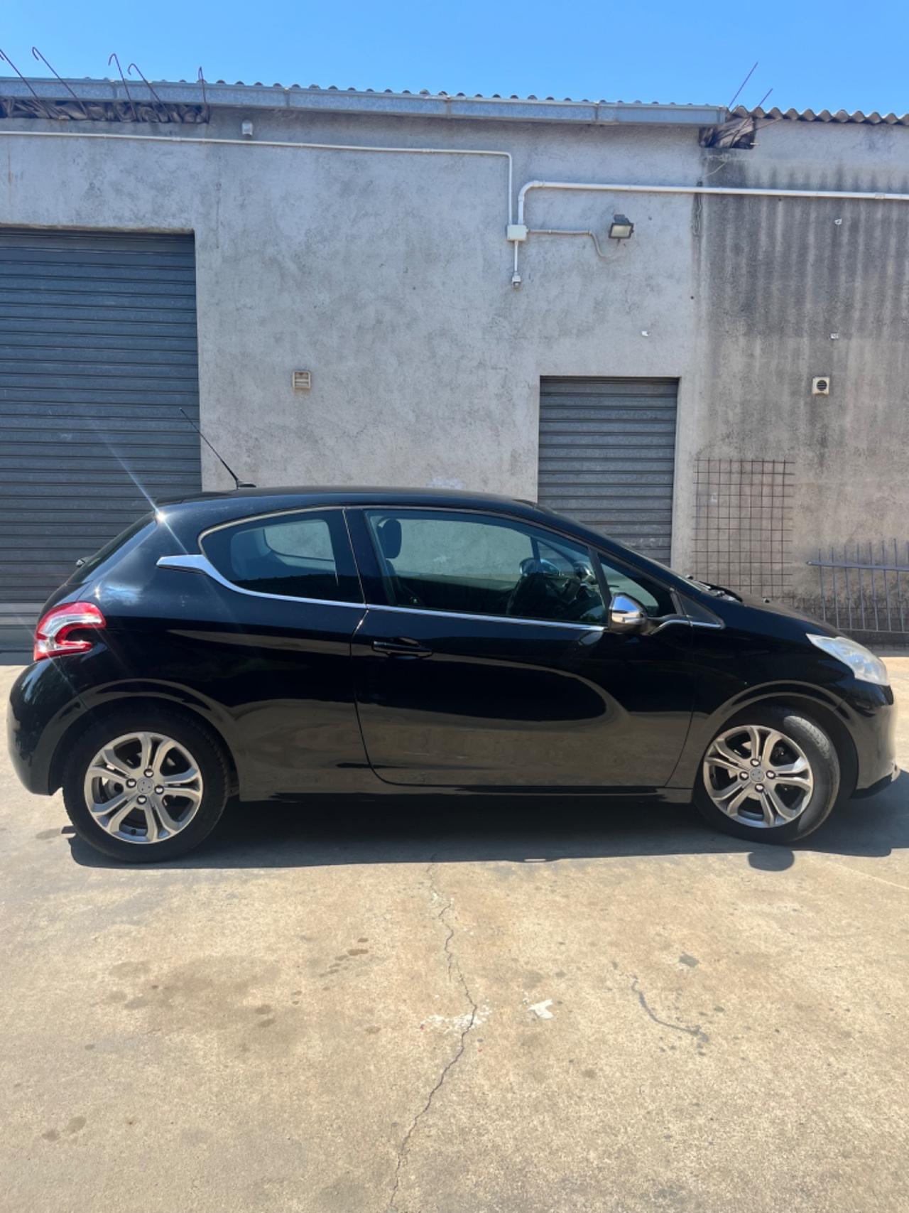 Peugeot 208 1.6 e-HDi 92 CV Stop&Start 5 porte Allure