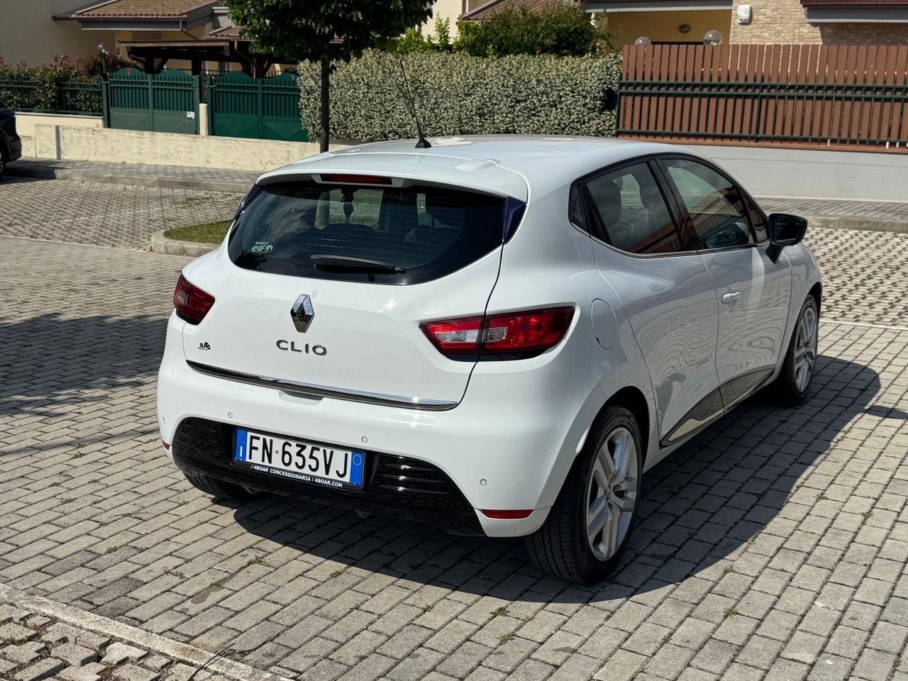Renault Clio 1.2 benzina 75cv Neopatentati