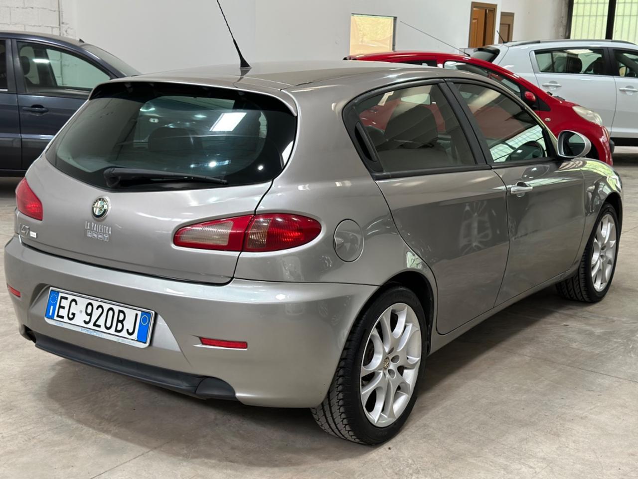 Alfa Romeo 147 1.6 16V TS (105) 5P MOVING METANO KMCERT