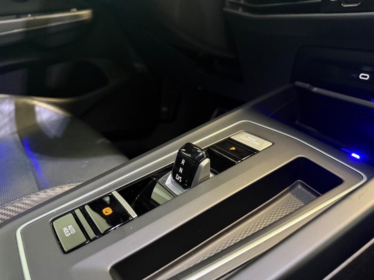 Volkswagen Golf R 4Motion Performance Akrapovic