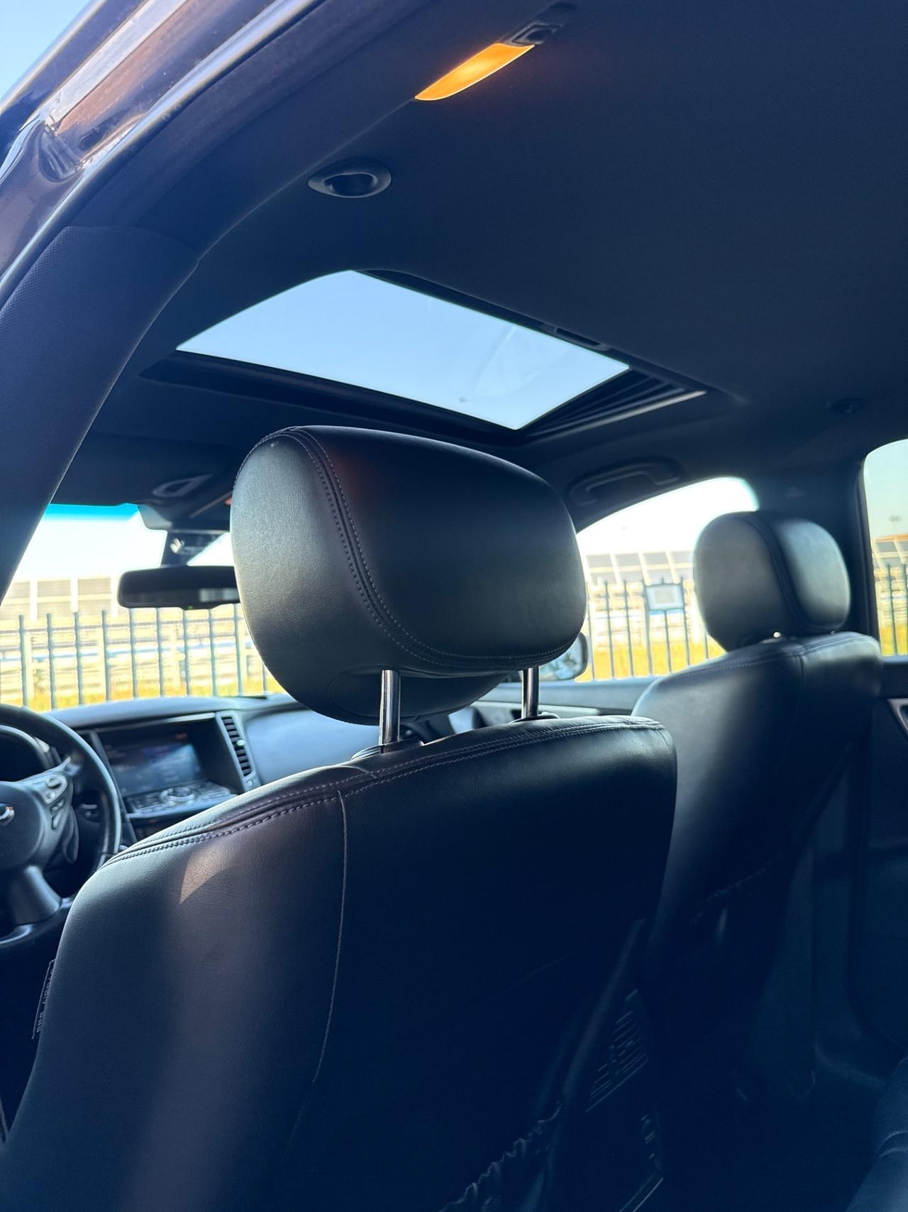 Infiniti QX70 3.0 diesel V6 AT S Design