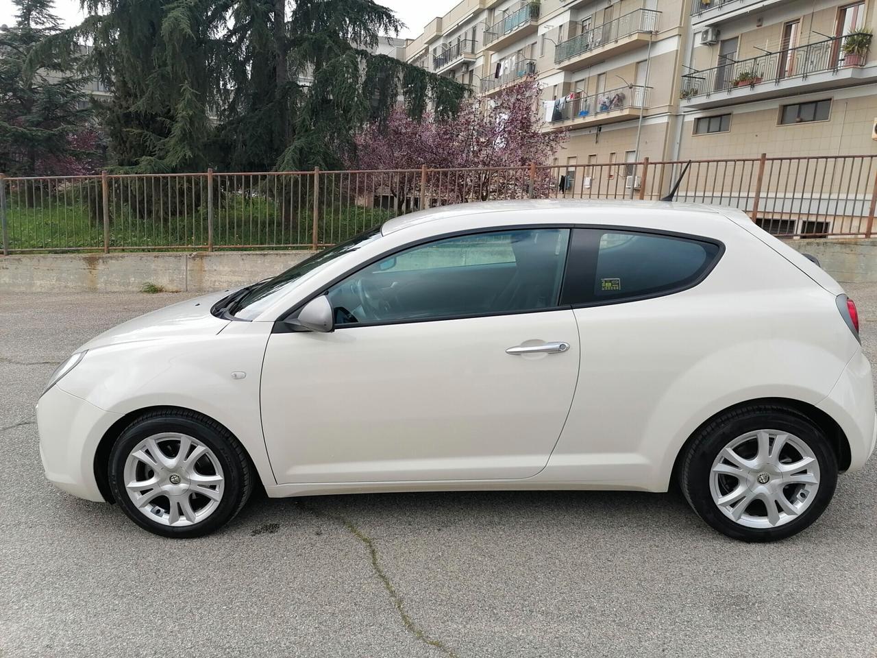 Alfa Romeo MiTo 1.3 JTDm-2 95 CV S&S Distinctive