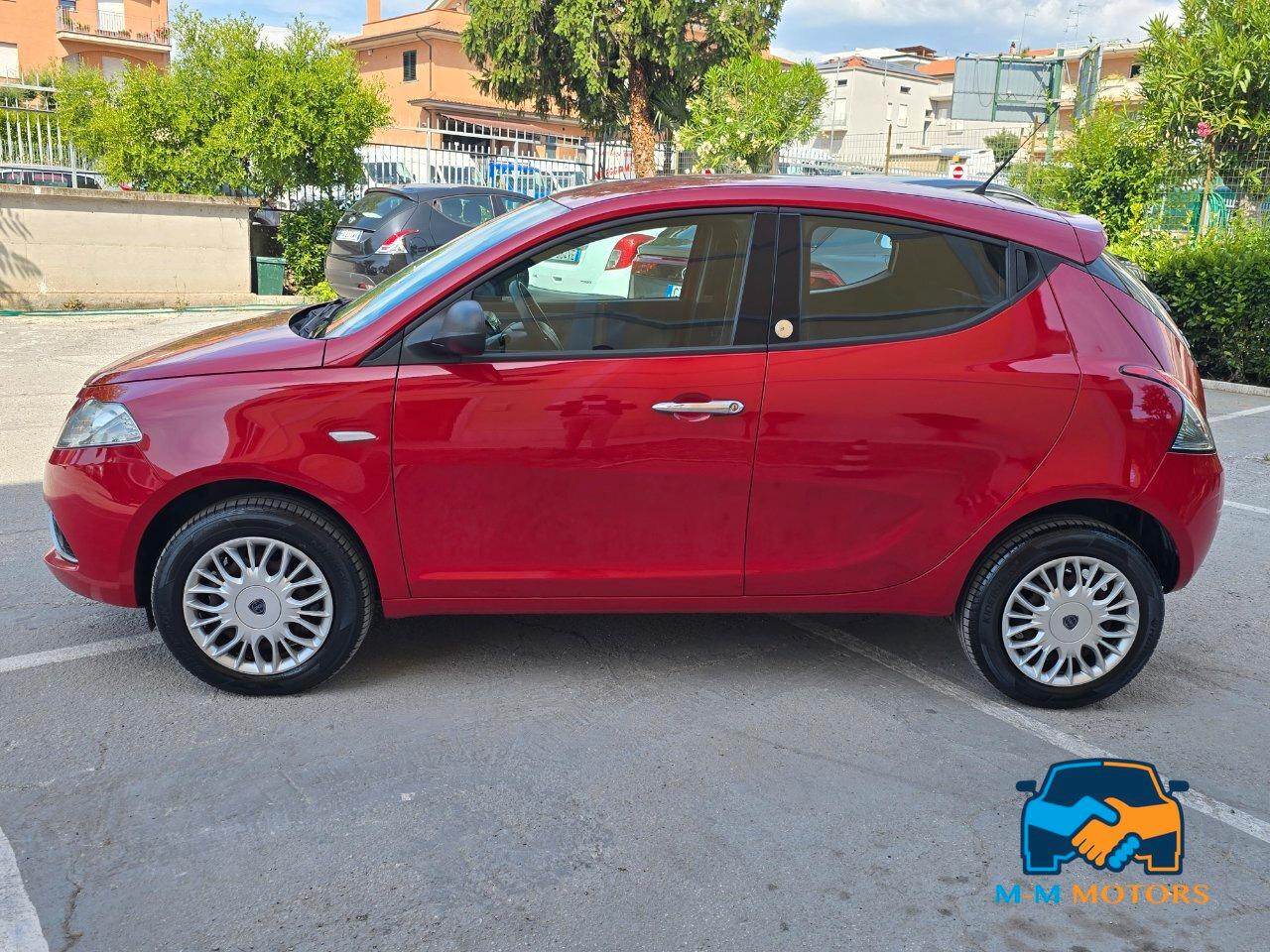 Lancia Ypsilon 5 Porte Ypsilon 0.9 t.air Silver ecochic metano 80cv