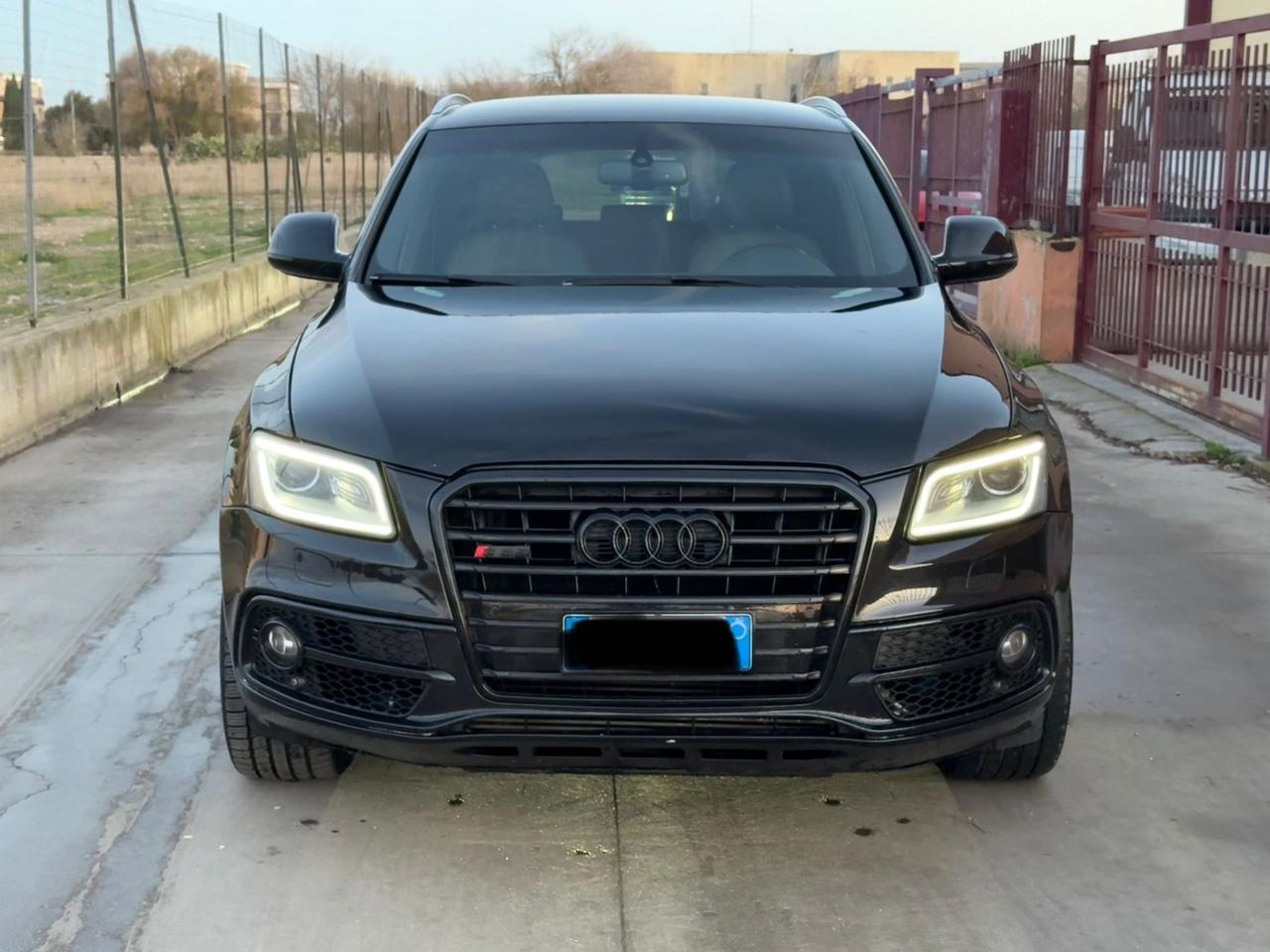 Audi SQ5 3.0 V6 TDI Biturbo 313 cv total black