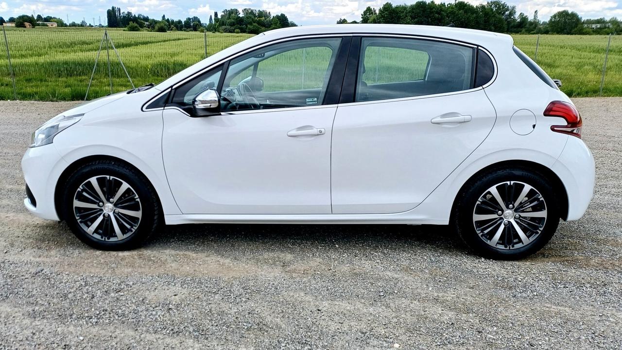 Peugeot 208 PureTech 82 5 porte Allure