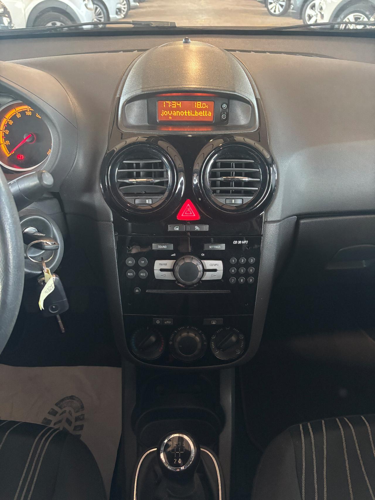 Opel Corsa 1.2 63KW 85CV 3porte Club NEOPATENTATO