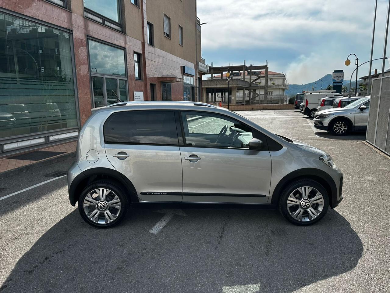 Volkswagen up! 1.0 75 CV 5p. cross up!
