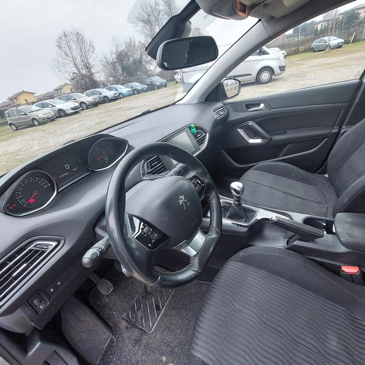 Peugeot 308 1.6 e-HDi 115 CV Stop&Start Business