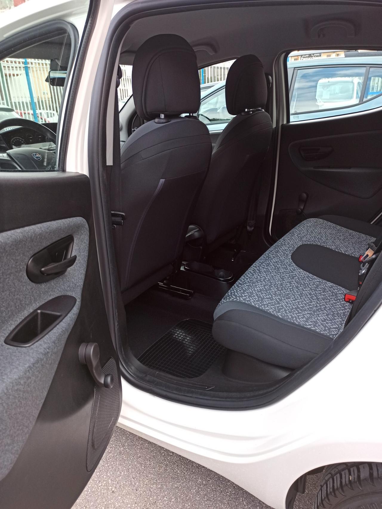 Lancia Ypsilon 1.2 69 CV 5 porte GPL Ecochic Elefantino Blu