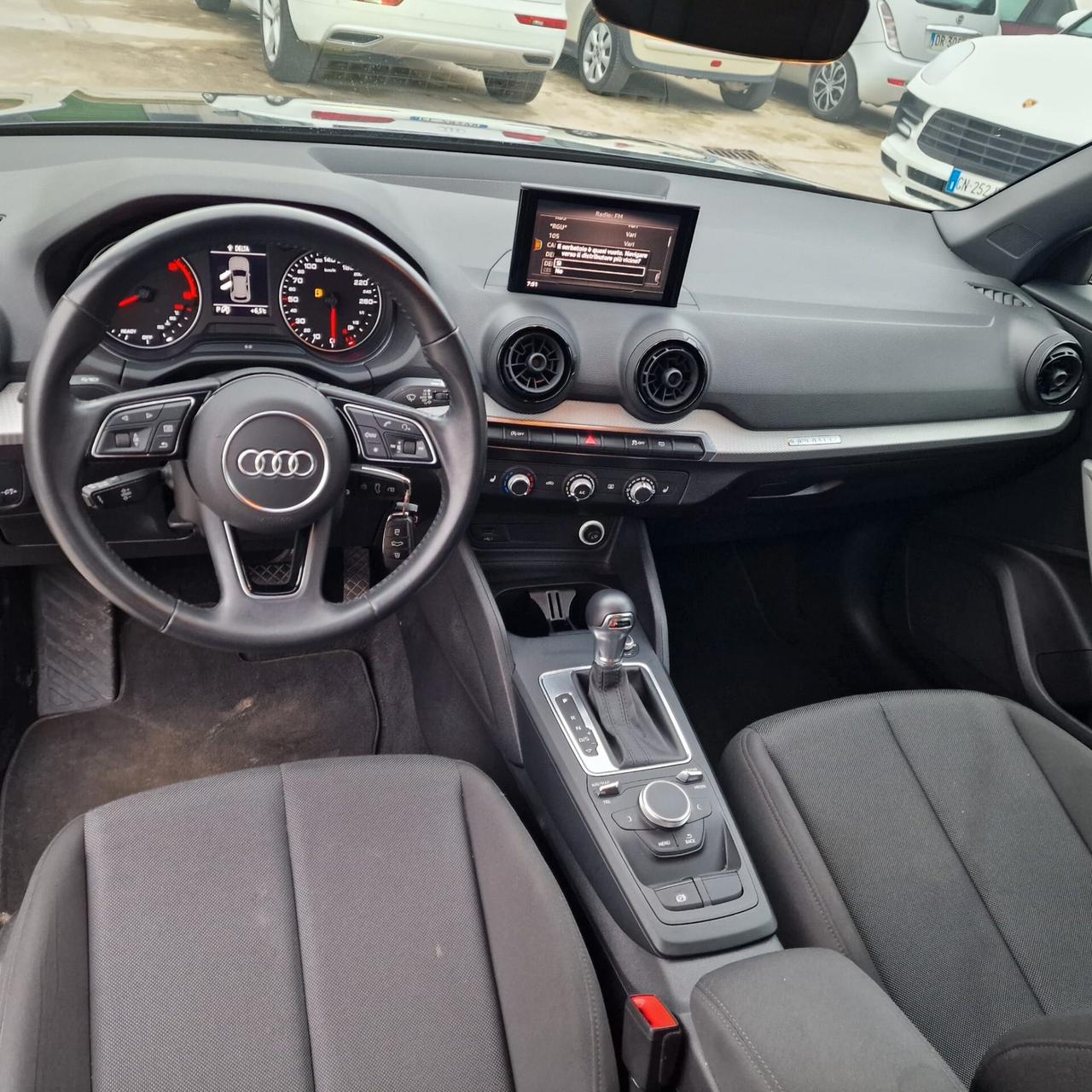 Audi Q2 35 TDI quattro S tronic TOTAL BLACK