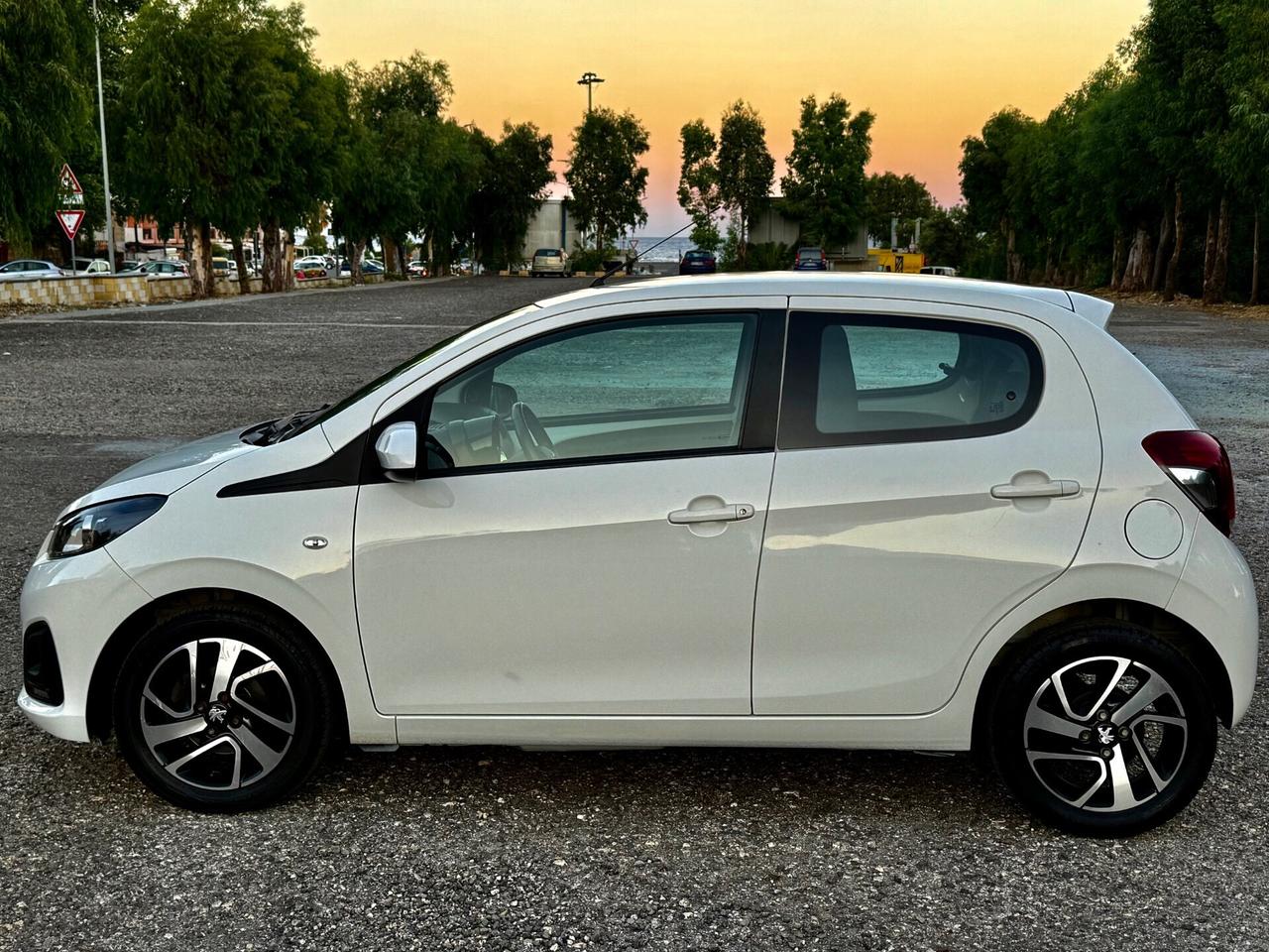 PEUGEOT 108 72 S&S 5 PORTE ALLURE UNI PRO