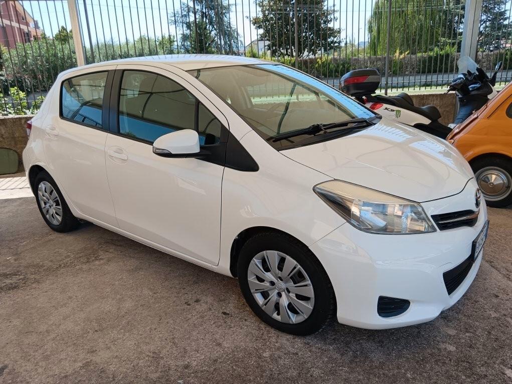 Toyota Yaris 1.4 D-4D 5 porte Lounge