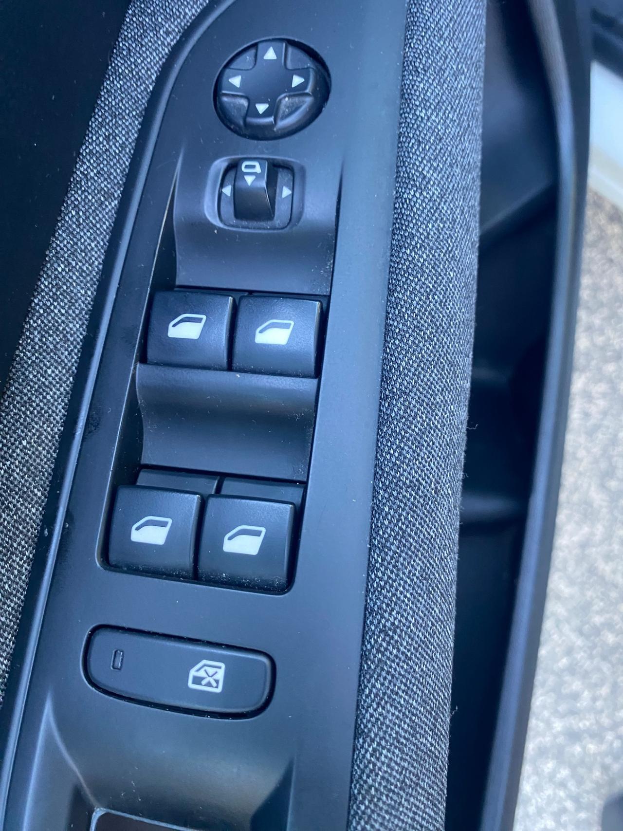 Peugeot 3008 HDI 2020 Full Navi Automatico F1