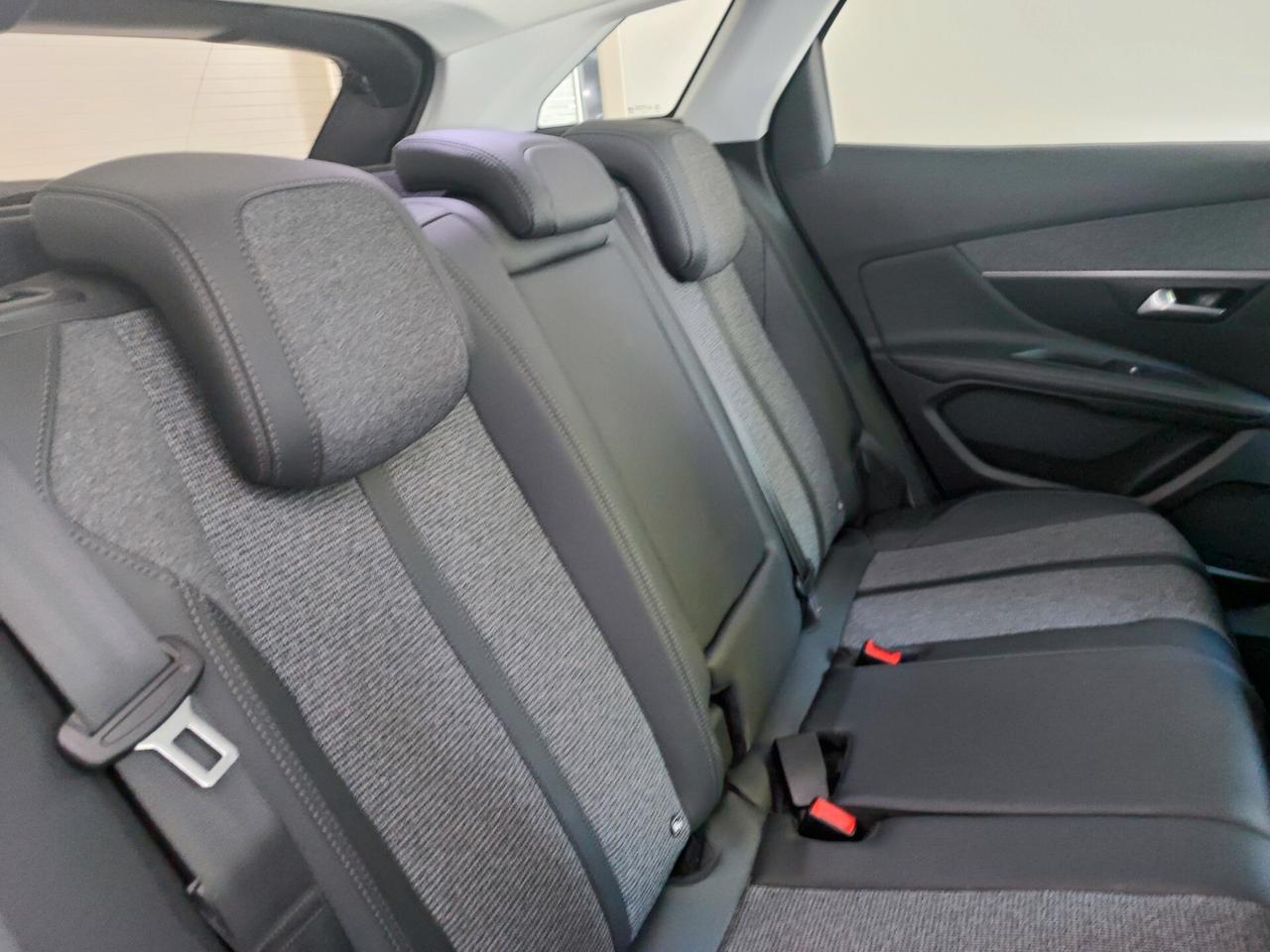 Peugeot 3008 BlueHDi 130 S&S EAT8 Active