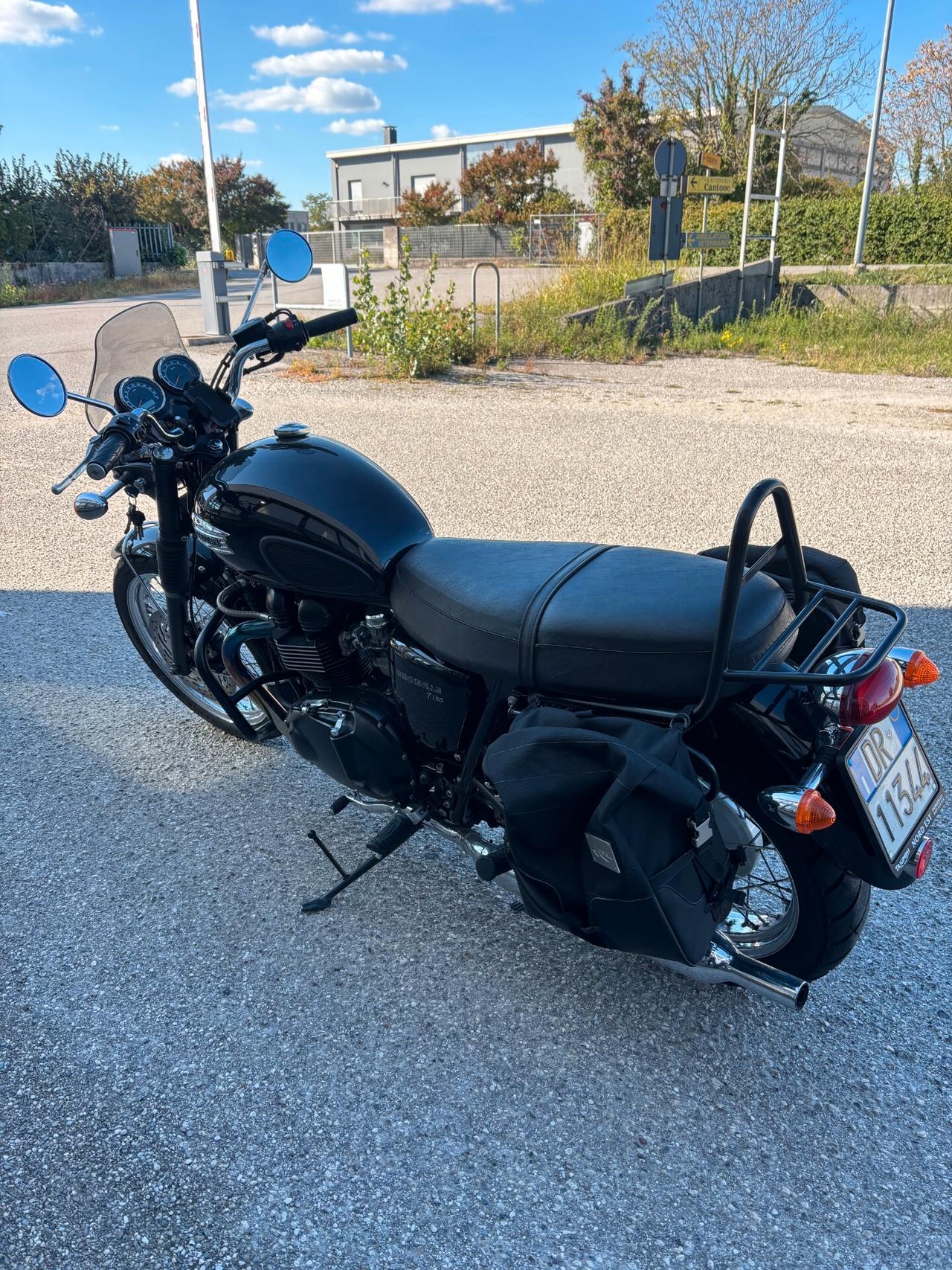 Triumph Bonneville T100