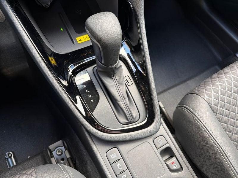 Toyota Yaris Yaris 1.5h 130 Lounge