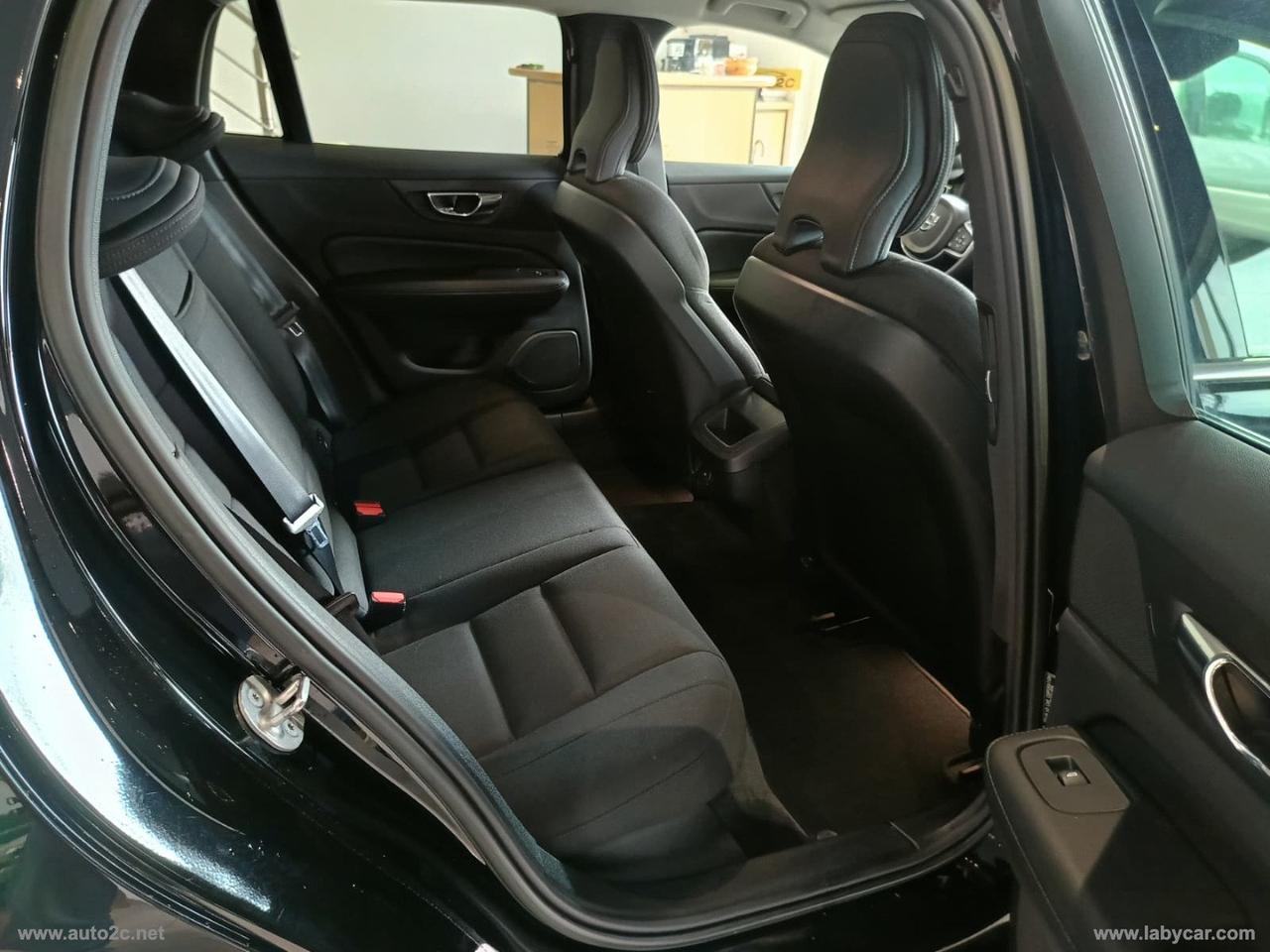 VOLVO V60 B4