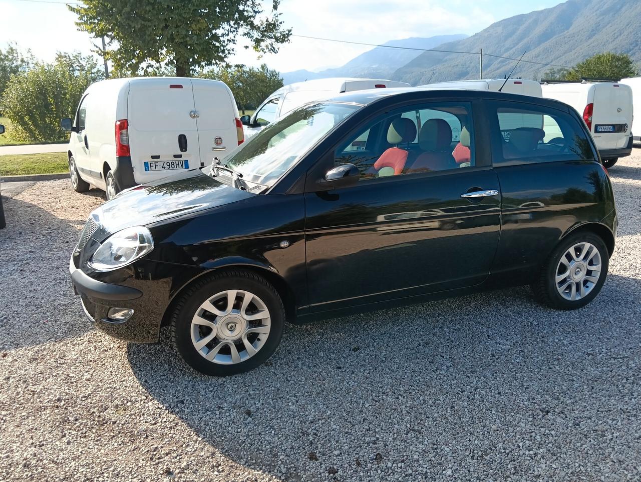 Lancia Ypsilon
