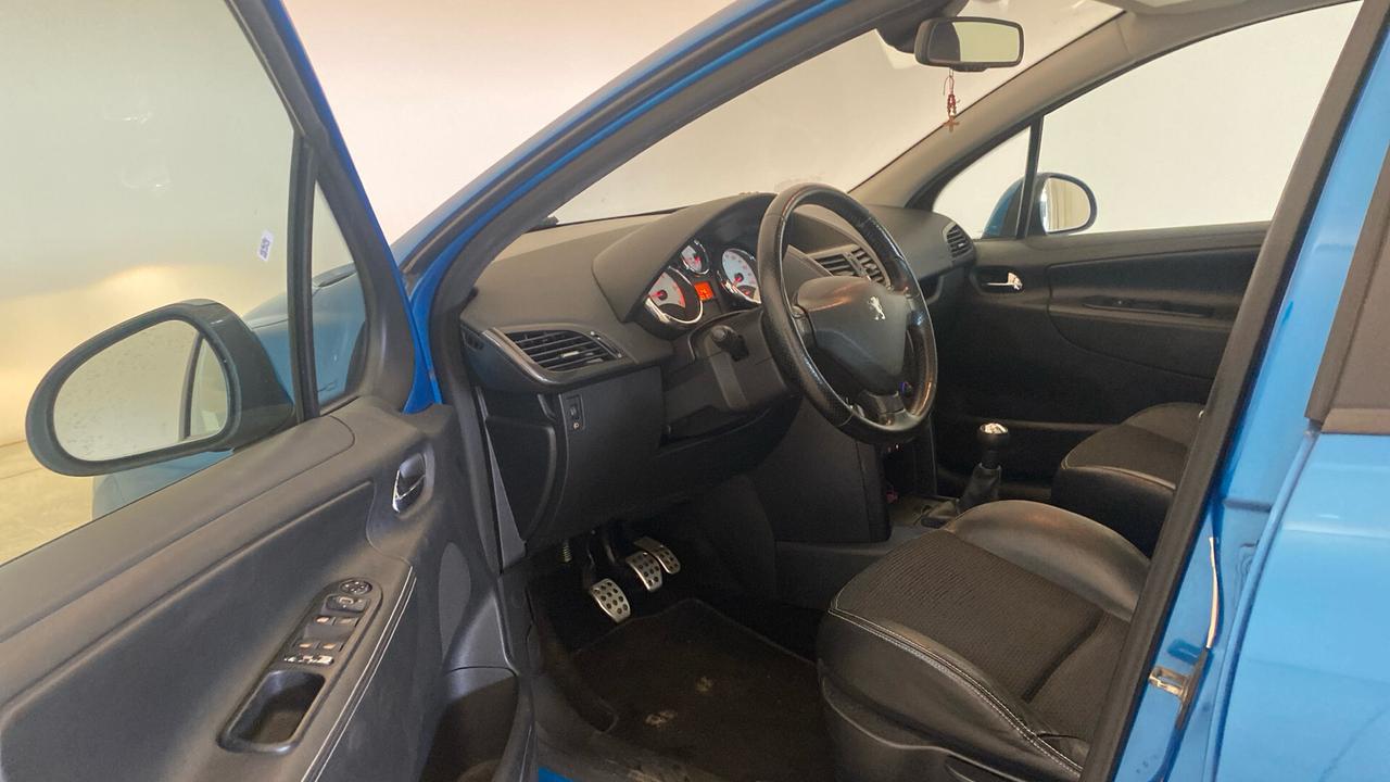 Peugeot 207 1.6 HDi 5p. "Bella con Tetto pan & Pelle Féline"