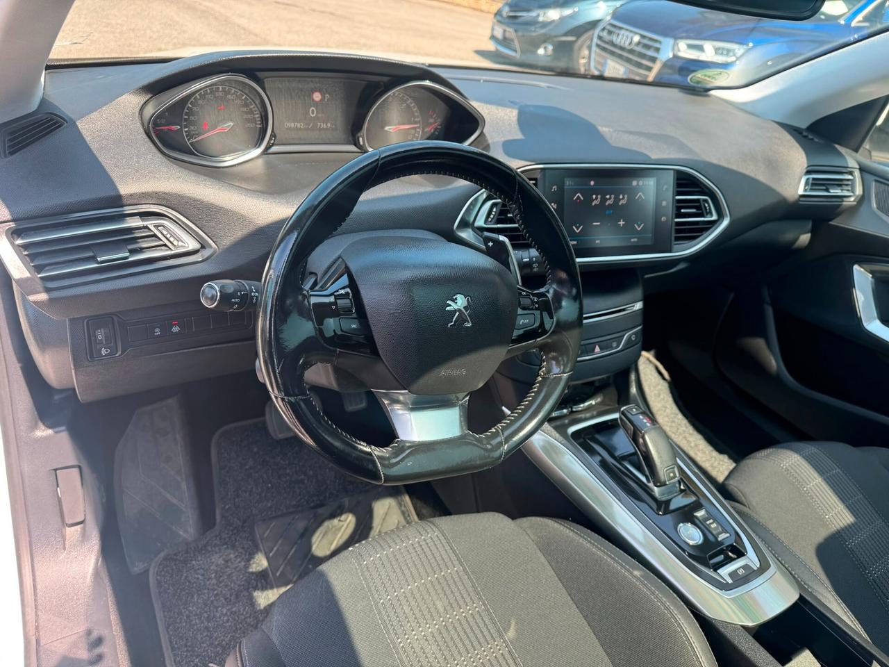 Peugeot 308 BlueHDi 130 S&S EAT8 Allure *unipro* tetto* carplay*